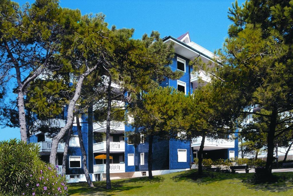Apartment Blu Residence Lignano Sabbiadoro Exterior foto